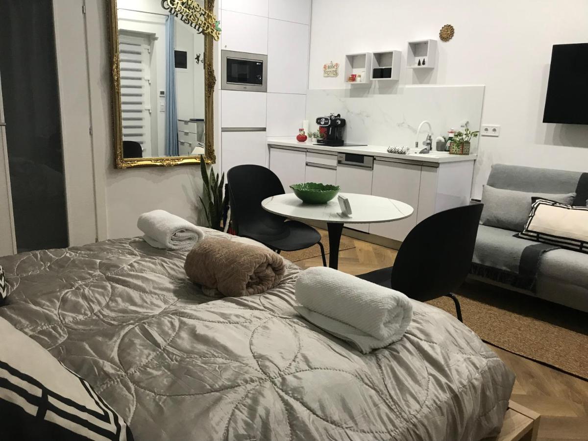 Greatforest Rosehill 2 Apartman -Bmw- Debrecen Esterno foto