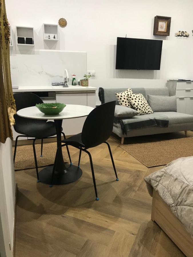 Greatforest Rosehill 2 Apartman -Bmw- Debrecen Esterno foto